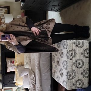 Super cute tan/brown Ruana OS